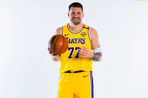 ▲Charles Barkley點破LeBron+Luka隱憂！ 「湖人防守不會好，Luka來了也難適應，因為湖人不會像獨行俠那樣圍繞他打造戰術。」（圖／取自Laker NationX）