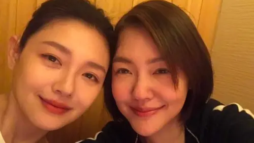 ▲小S曾經在podcast節目中，談到在國中時曾經碰到不良少女叫她去廁所想要「談談」，大S在得知此事後，馬上去廁所質問對方「找我妹有什麼事？」嚇的對方從此不再找小S麻煩。（圖／小S 徐熙娣臉書）