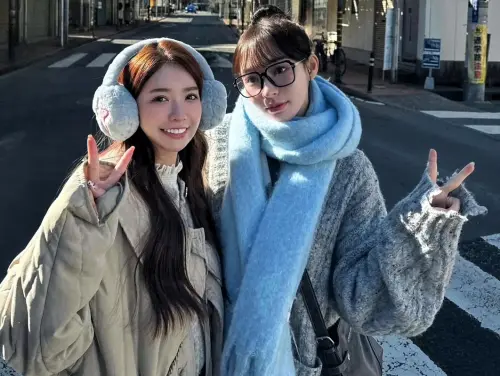 啦啦隊女神禾羽與林襄同遊日本。(圖/涵氧整合行銷提供) ▲啦啦隊女神禾羽與林襄同遊日本。(圖/涵氧整合行銷提供)