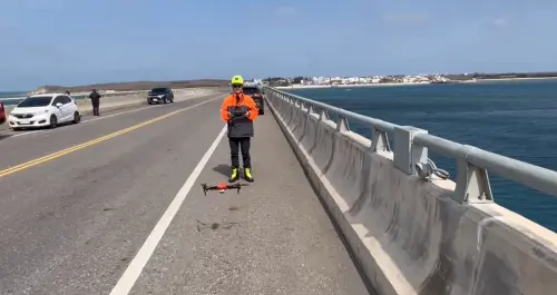 ▲澎湖跨海大橋驚傳有人落海，警消立即展開搜索行動，白沙分隊更出動無人機抵達現場，進行空拍搜尋。（圖／澎湖縣消防局提供）