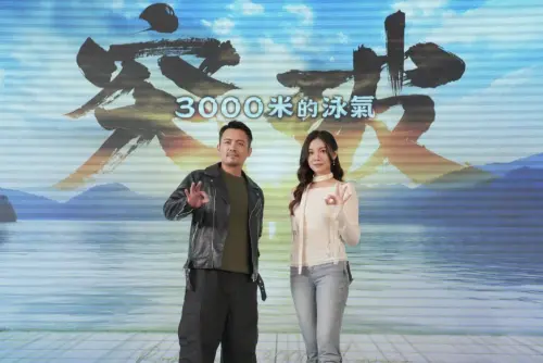 ▲范逸臣（左）和李紫嫣擔任《突破三千米的泳氣》男女主角，片中卻只是教練和學員的關係。（圖／泳氣電影提供）