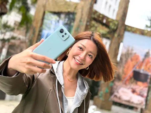 華碩 Zenfone 12 Ultra強化AI、防手震　售價沒變起跳價29990元　
