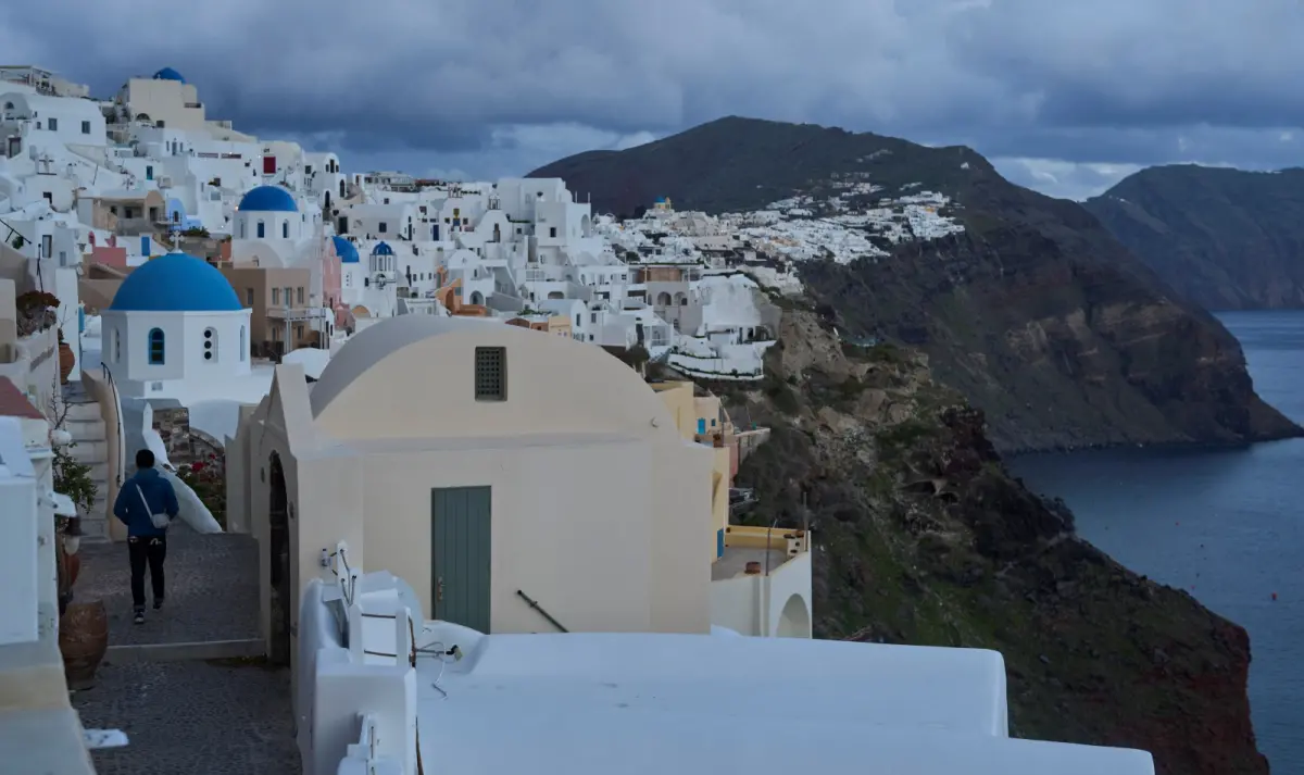 ▲ 聖托里尼島近日地震頻發，希臘當局已宣布當地進入緊急狀態，直至3月3日，以因應緊急需求。（圖／美聯社／達志影像）