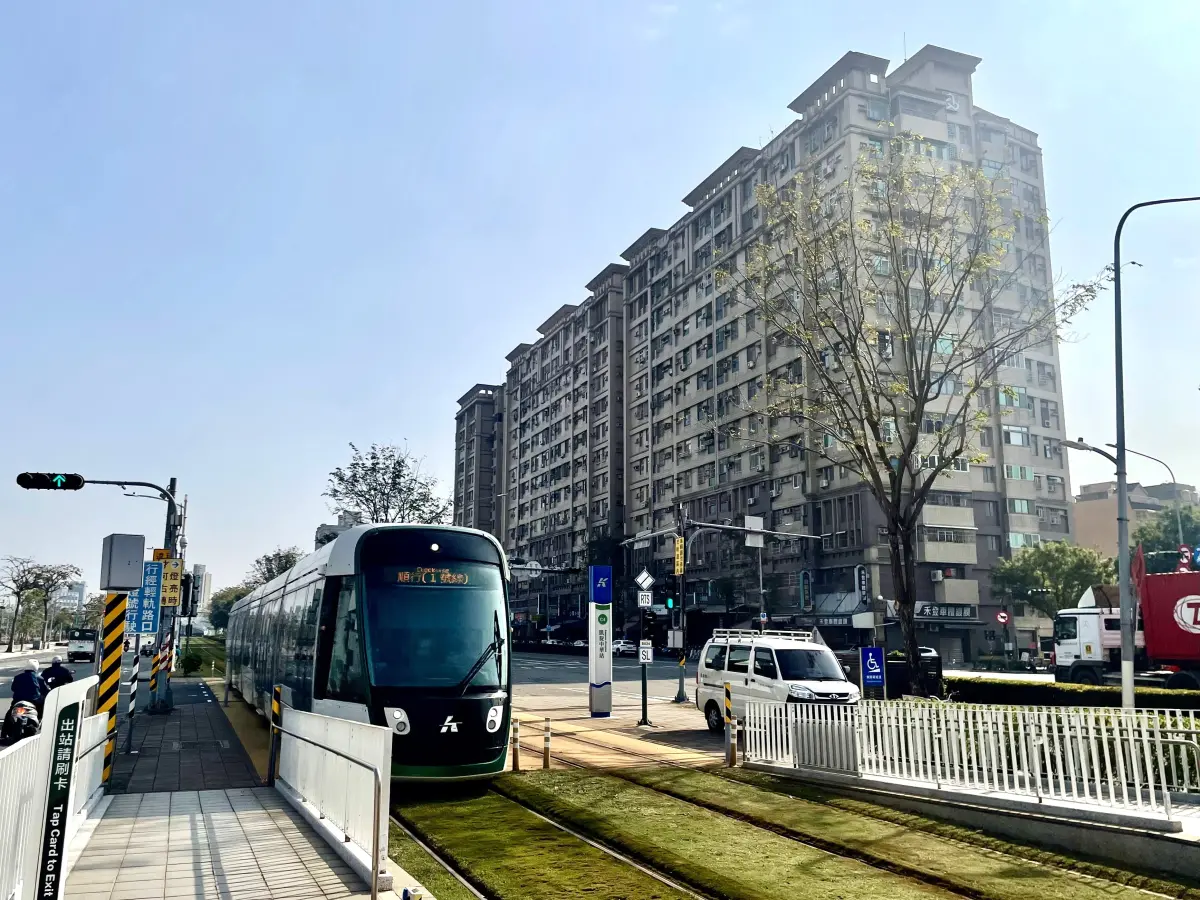 ▲高雄輕軌成圓滿周年！「凱旋中華站」2024年房價漲破4成。（圖／台灣房屋提供）