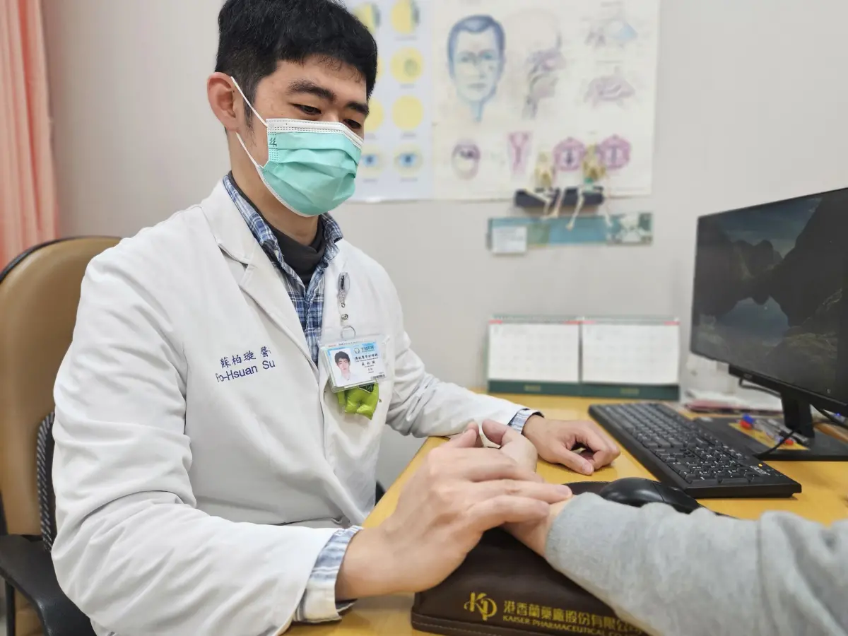 ▲臺北醫學大學附設醫院傳統醫學科蘇柏璇醫師教你中醫養生五招對抗類流感。（圖 /北醫附醫提供）