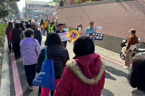 活動的主要目的是提升大眾對於詐騙與交通安全的認識,保護自己與他人的財產和生命安全 ▲活動的主要目的是提升大眾對於詐騙與交通安全的認識,保護自己與他人的財產和生命安全。(圖/屏東縣警局提供)