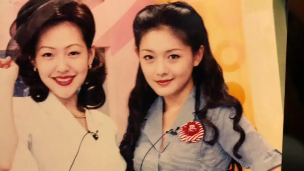 ▲小S（左）曾經在《娛樂百分百》節目中說過自己很討厭過生日，不過當時大S（右）還是為她準備了生日派對，讓小S在節目中爆哭流淚。（圖／大S微博）