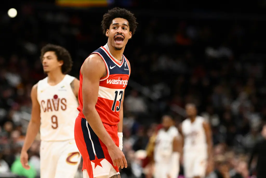 ▲NBA在2月8日的例行賽，華盛頓巫師隊後衛Jordan Poole在對陣克里夫蘭騎士隊的比賽中大放異彩，砍下45分並送出5次助攻，45分也是他個人生涯新高。（圖／美聯社／達志影像）