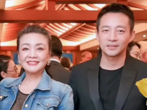 ▲張蘭抖音帳號遭官方「無限期封禁」，微博也被暫停直播功能，她稍早不滿喊冤：「不認同、不接受。」（圖／翻攝自張蘭抖音）