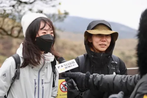 直擊／陽明山太冷了！香港遊客全身包緊緊　大喊不習慣冷天氣
