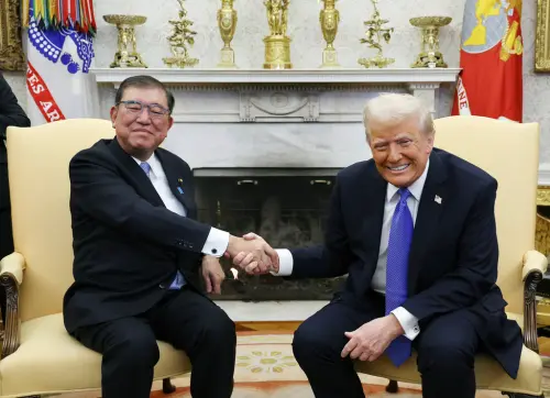 ▲日本首相石破茂和美國總統川普(Donald Trump)於白宮當地時間7日上午舉行會談,之後兩人也發表共同聲明,表示將「追求日美關係的新黃金時代」。(圖/美聯社/達志影像) ▲日本首相石破茂和美國總統川普(Donald Trump)於白宮當地時間7日上午舉行會談,之後兩人也發表共同聲明,表示將「追求日美關係的新黃金時代」。(圖/美聯社/達志影像)