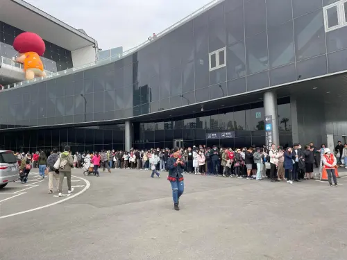 ▲人潮蔓延相當長。（圖／「高雄美食走跳-刁嘴公主」提供）