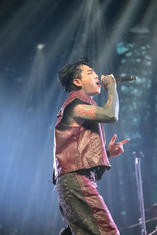 ▲謝和弦R-chord 2203扣人心弦台北演唱會。（圖／馬槽音樂）