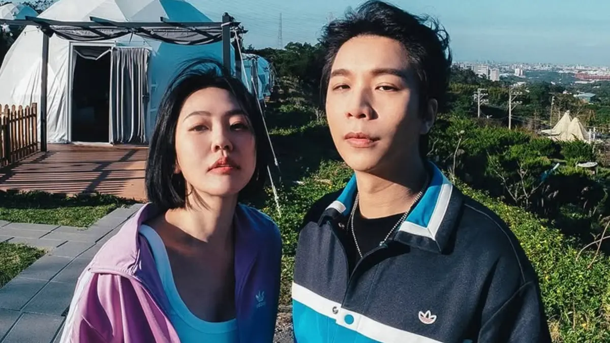 ▲小S（左）暫時告假節目《小姐不熙娣》半年，節目助理主持搭檔派翠克（右）也發聲，向小S喊話：「等姐姐回來。」（圖／派翠克IG）