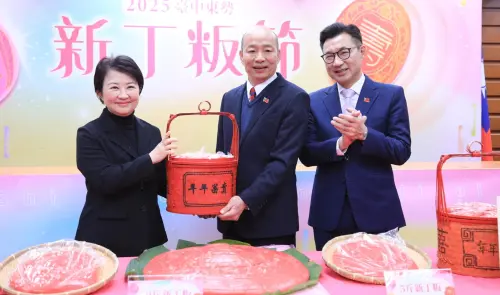 韓國瑜沒到台中看「醜美女媧」?盧秀燕爆:陪她過生日更重要 ▲盧秀燕前天到立院宣傳新丁粄節,親自邀請韓國瑜參訪中台灣燈會。(圖/台中市政府提供,2025.02.08)