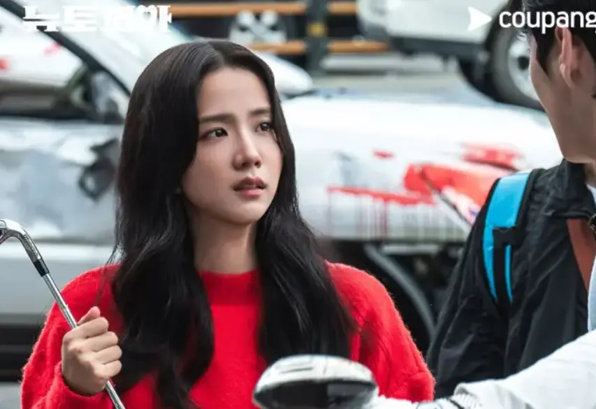 ▲Jisoo主演的喪屍題材新劇《流感》播出後，關於她演技的批評聲浪不斷，更有人認為Jisoo發聲有問題，砲轟她的台詞讓人聽不懂。（圖／coupangplay IG）