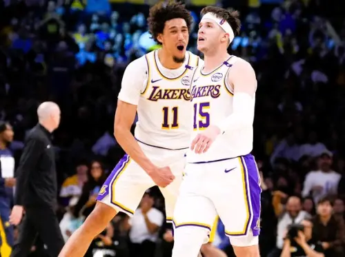 ▲湖人Reaves狂攻生涯新高45分,另得7籃板與7助攻。(圖/美聯社/達志影像) ▲湖人Reaves狂攻生涯新高45分,另得7籃板與7助攻。(圖/美聯社/達志影像)