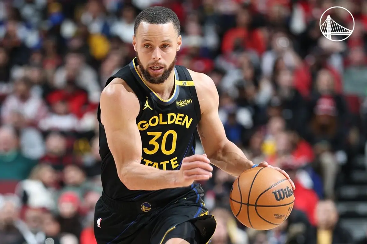 ▲金州勇士今（9）日以132：111擊敗芝加哥公牛，在這一場逆轉勝當中，勇士超級球星Stephen Currry在第三節個人獨得24分，他在其生涯已經有46次單節得分超過20分，為NBA歷史上最多。（圖／取自金州勇士 X）