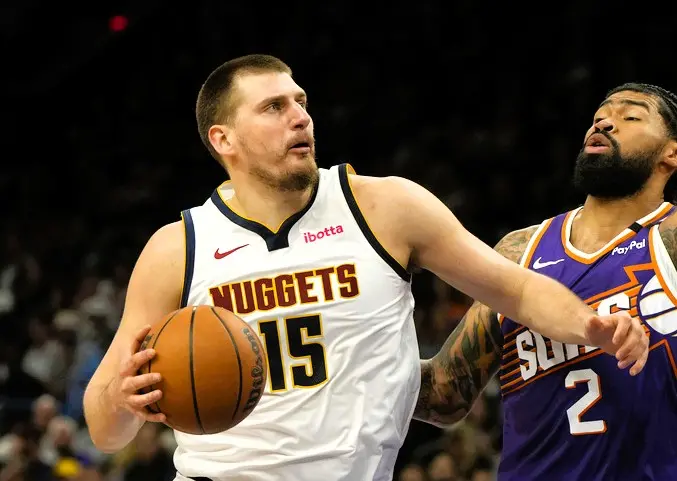 ▲Nikola Jokic便繳出28分、11籃板、9助攻，率領金塊輕鬆擊敗太陽。（圖／美聯社／達志影像）