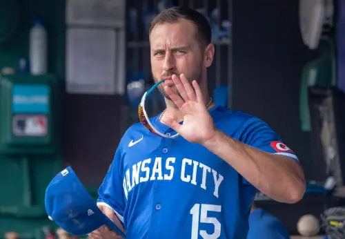 MLB/血流滿面!近150km速球直擊臉部 國民Paul DeJong當場倒地