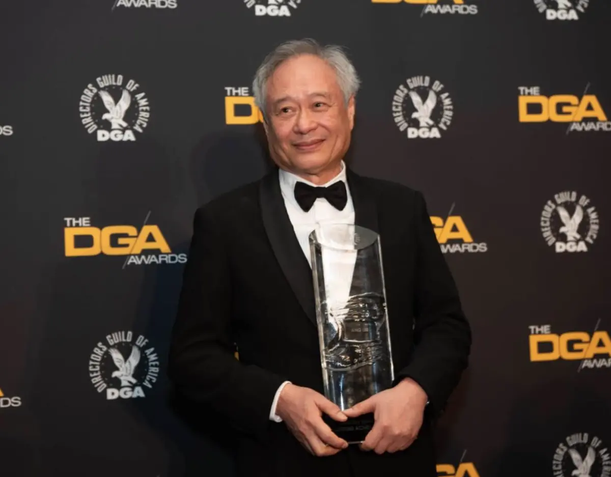 ▲李安（左）獲美國導演工會獎頒發終身成就獎，站上國際典禮喊：「我生長在台灣。」獲得全場掌聲。（圖／摘自IG）