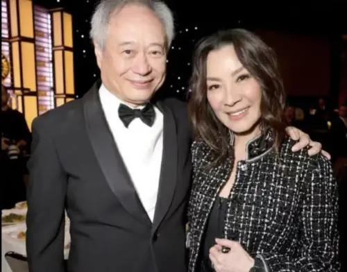 ▲楊紫瓊(右)和李安見面就開心合照,如今兩人都是華人影人中難能可貴的奧斯卡大獎得主。(圖/摘自IG) ▲楊紫瓊(右)和李安見面就開心合照,如今兩人都是華人影人中難能可貴的奧斯卡大獎得主。(圖/摘自IG)