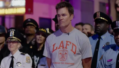 ▲Lady Gaga 在 2025 年超級盃上演唱《Hold My Hand》（圖／NFL YouTube）