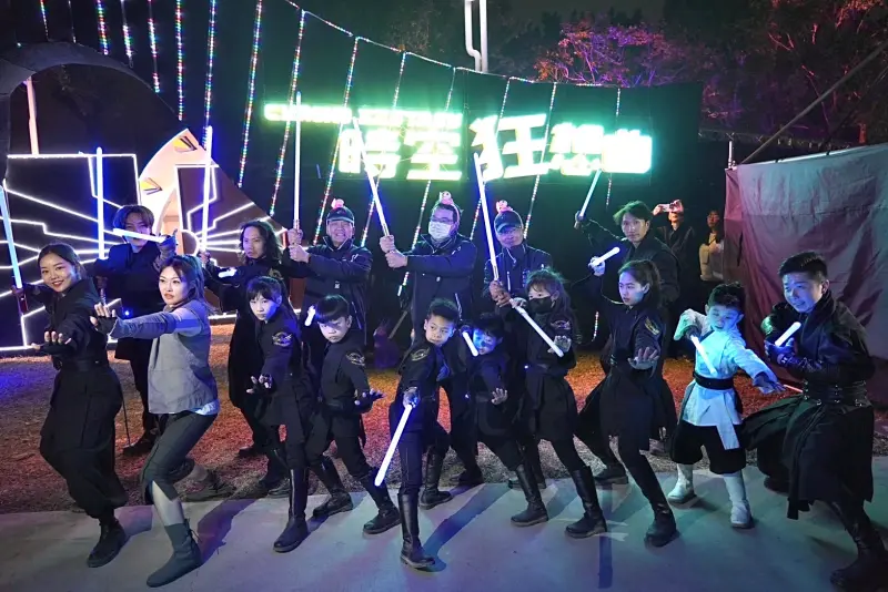 ▲中台灣燈會「時空狂想曲」，感受前所未有的沉浸式光影體驗。(圖／建設局提供2025.2.10)