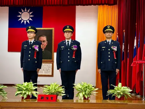 ▲新任警分局長（左至右），屏東分局長林明波、潮州分局長林俊雄、枋寮分局長盧恒隆。（圖／屏東縣府提供）