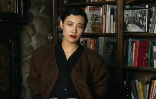 ▲陳冲也曾在經典影集《雙峰》擔任固定出現的要角,是她在美國小螢幕的重要作品。(圖/摘自IMDb) ▲陳冲也曾在經典影集《雙峰》擔任固定出現的要角,是她在美國小螢幕的重要作品。(圖/摘自IMDb)