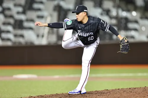 中華隊投手曾峻岳在對台鋼雄鷹的模擬賽,投出目前所有投手最快的153公里。(圖/中職提供) ▲中華隊投手曾峻岳在對台鋼雄鷹的模擬賽,投出目前所有投手最快的153公里。(圖/中職提供)