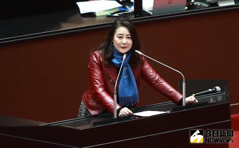 ▲政客爽點出當時立委們等著衛福部長薛瑞元針對剴剴案上台接受質詢,「結果民進黨吳思瑤帶頭霸佔主席台,不讓官員上台、阻礙議事進行。」(圖/資料照片)