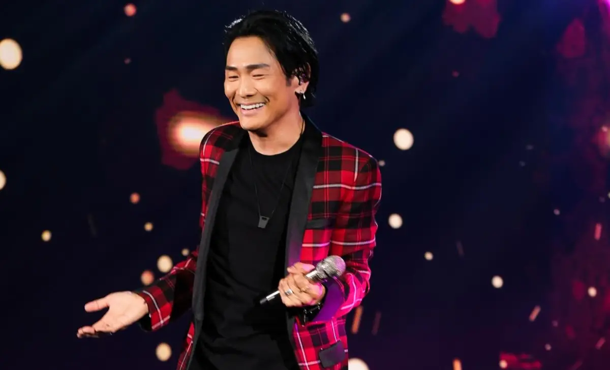 ▲杜德偉（如圖）昨日喜迎63歲生日，外型超凍齡的他，現況依舊很有魅力；粉絲則訝異他與台語歌手陳雷同天生日，杜德偉竟然還比陳雷大1歲。（圖／杜德偉臉書）