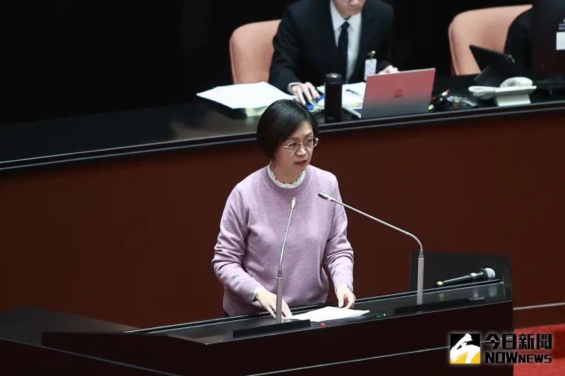 綠委反對公務員增「育孫假」　翁曉玲嗆：充滿意識形態、為反而反