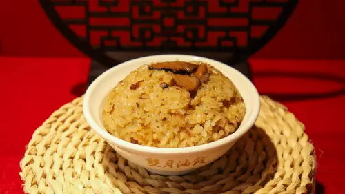 ▲雙月食品的創始青島店重新開幕，前三天將送油飯。（圖／雙月提供）