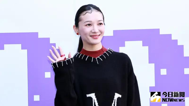 ▲40歲女星李杏（如圖）去年認愛小9歲的「知識型網紅」劉珞亦，如今已經交往超過半年，雖然兩人對婚姻沒共識，但情人節男方已經要和她的家人一起出遊。（圖／記者吳翊緁拍攝）