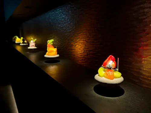 ▲銀座爆紅的「金田屋」海外首店在台灣，中山區赤峰街重現漂浮甜點「水果大福」。（圖／記者蕭涵云攝）