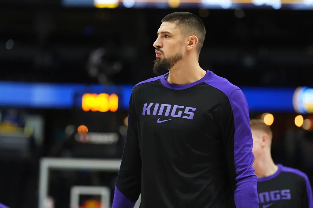 ▲洛杉磯湖人隊正式簽下自由球員中鋒Alex Len，球隊於今（12）日下午正式宣布這筆交易。Len原本計劃與印第安納溜馬 簽約，但在湖人隊近期與Mark Williams的交易破局後，他改變了決定，選擇加盟洛杉磯。（圖／美聯社／達志影像）