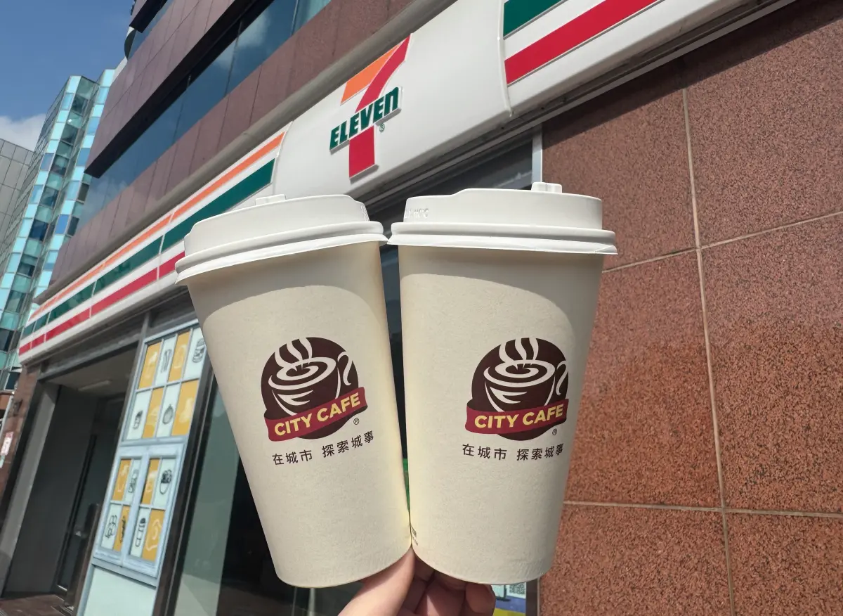 比買一送一便宜！全家拿鐵、摩卡「單杯殺4折」 7-11咖啡買1送1