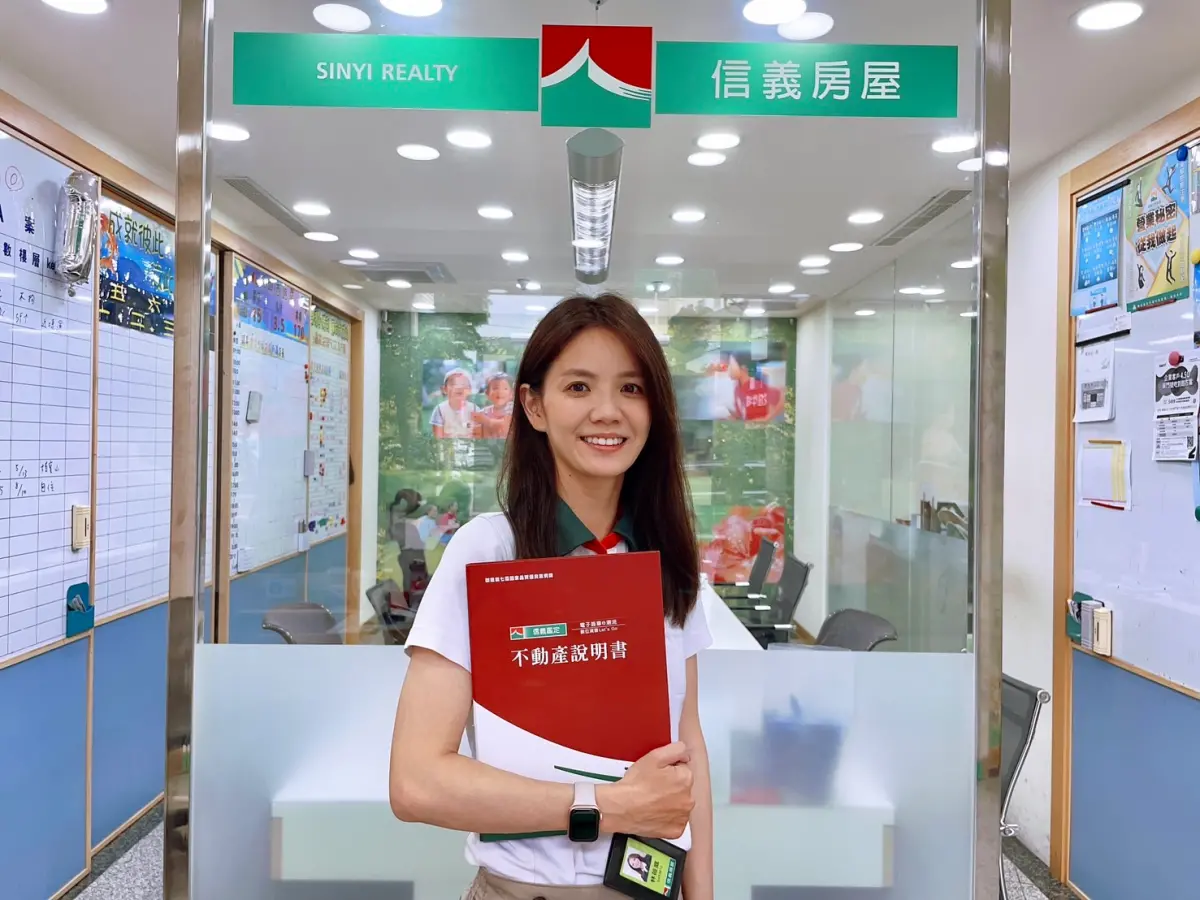 ▲信義房屋二寶媽林筱庭，善用科技工具提高效率，入職首年收入破百萬。（圖／信義房屋提供）