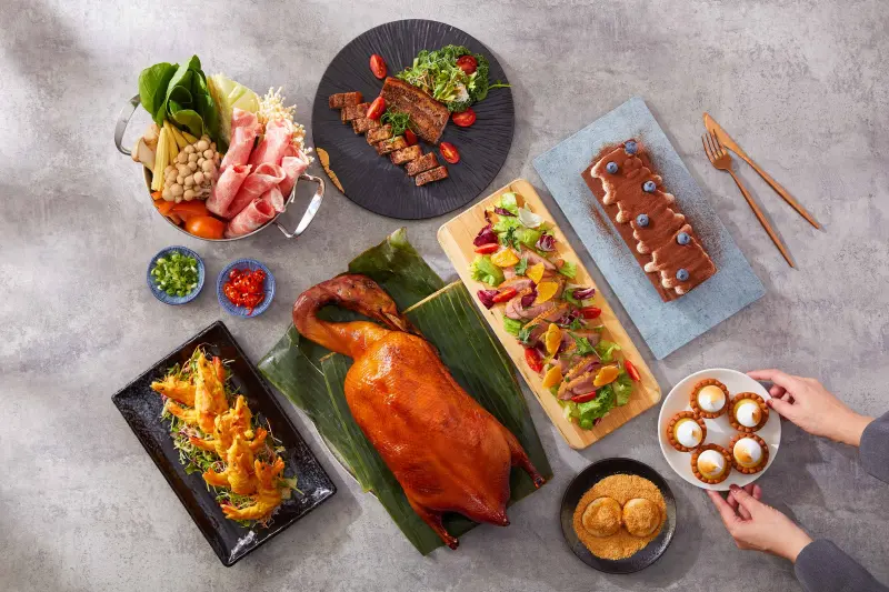 ▲50樓Cafe推出「山海好食宜花東」，將於2月14日登場，精選宜蘭、花蓮與台東在地食材，櫻桃鴨、葛瑪蘭豬等推出多樣料理通通都可吃到飽。（圖／50樓Cafe提供）