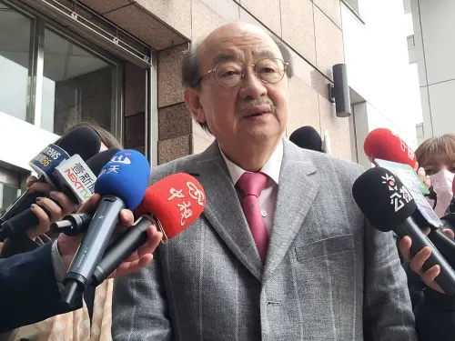 影/藍喊全民普發1萬元 柯建銘舉1例反轟腦殘「天天撞牆自殺」
