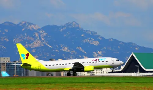 「真航空(Jin Air)」於今年度最大規模促銷活動即將正式啟動,於2月17日台灣時間下午13:00開搶,飛往韓國將有最低價單程含稅2199元起。(圖/翻攝真航空臉書) ▲「真航空(Jin Air)」於今年度最大規模促銷活動即將正式啟動,於2月17日台灣時間下午13:00開搶,飛往韓國將有最低價單程含稅2199元起。(圖/翻攝真航空臉書)