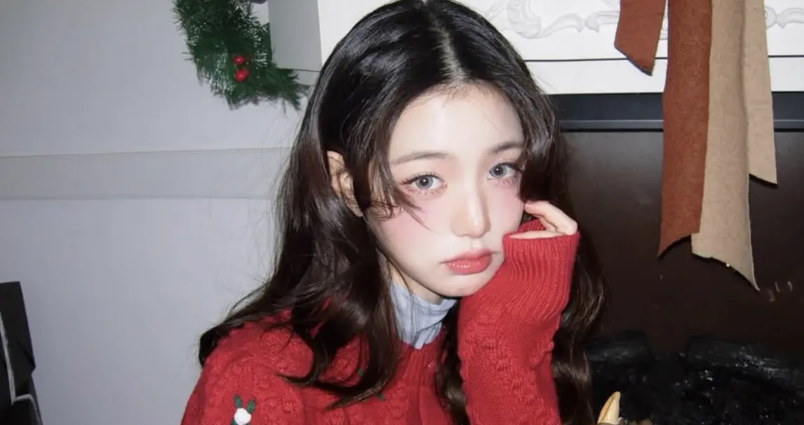 ▲南韓近期發生一起校園命案，一名8歲女童慘遭女老師活活砍死，由於女童父親沉痛表示女兒生前偶像是張員瑛（如圖），對此經紀公司也送出附有張員瑛小卡的花牌到靈堂弔唁。（圖／IG for_everyoung10）