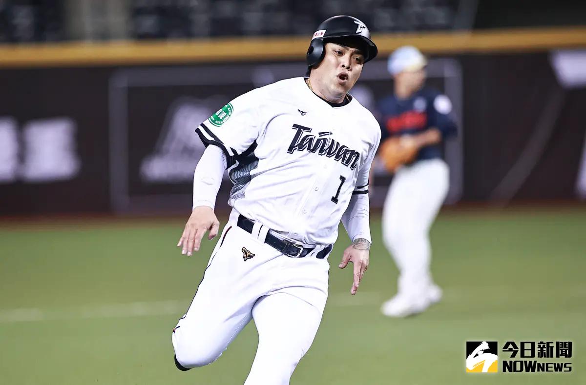 ▲台韓交流賽昨（12）日開打，首度入選一級賽事國家隊的陳子豪在G1扛第4棒，全場4打數敲出1支安打，有趣的是，陳子豪昨日在打擊時，場邊響起的應援曲，是他過去在中信兄弟時期，傳唱度最高的「炸裂舞」應援曲，場邊觀眾也相當熱情應援，終於讓「陳子豪應援曲」與「陳子豪本人」在臺北大巨蛋一起炸裂。（圖／記者葉政勳攝 , 2025.02.12）