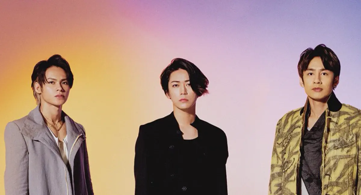 ▲KAT-TUN即將在3月31日解散，龜梨和也（中間）合約期滿離開公司，上田龍也（左）、中丸雄一（右）則續約。（圖／翻攝自STARTO官網）