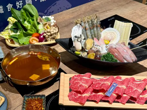 ▲「荿蒔敘」最便宜套餐「特選豬五花」390元就能開鍋；個人海陸套餐則千元有找。（圖／記者蕭涵云攝）