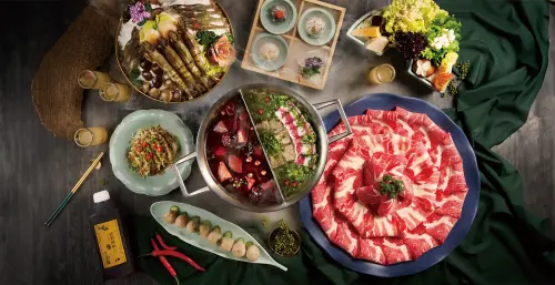 ▲王品「青花驕」官方Line「送千元吃鍋金」，情人節開吃「椒心戀雙人套餐」。（圖／王品集團提供）