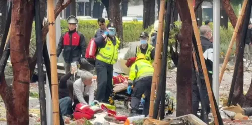 ▲警消人員在現場進行CPR急救。（圖／讀者提供，2025.02.13）