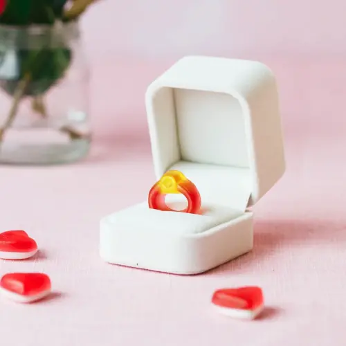 ▲Haribo這款戒指軟糖，藏在綜合版包裝裡。（圖／翻攝自Haribo官網）